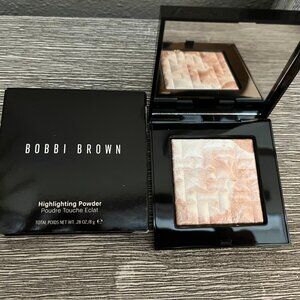 Bobbi Brown Full Size Highlighting Powder - New in Box.